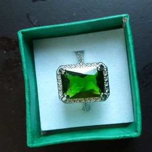 Emerald baguette Cut ring